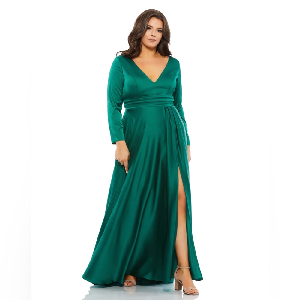 Mac Duggal Classic Satin Long Sleeve Gown-‎ NWT